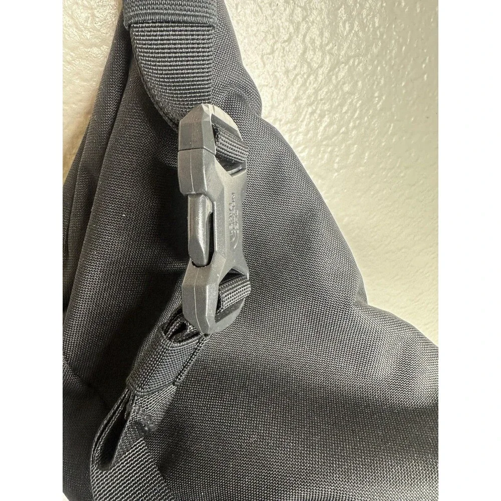 The North Face Belt Bag Mens Small Black Canvas Fanny Pack Zip Pockets Travel